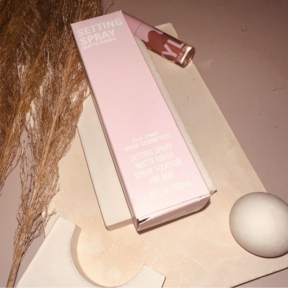 KYLIE COSMETICS Setting Spray - Picture 2 of 2